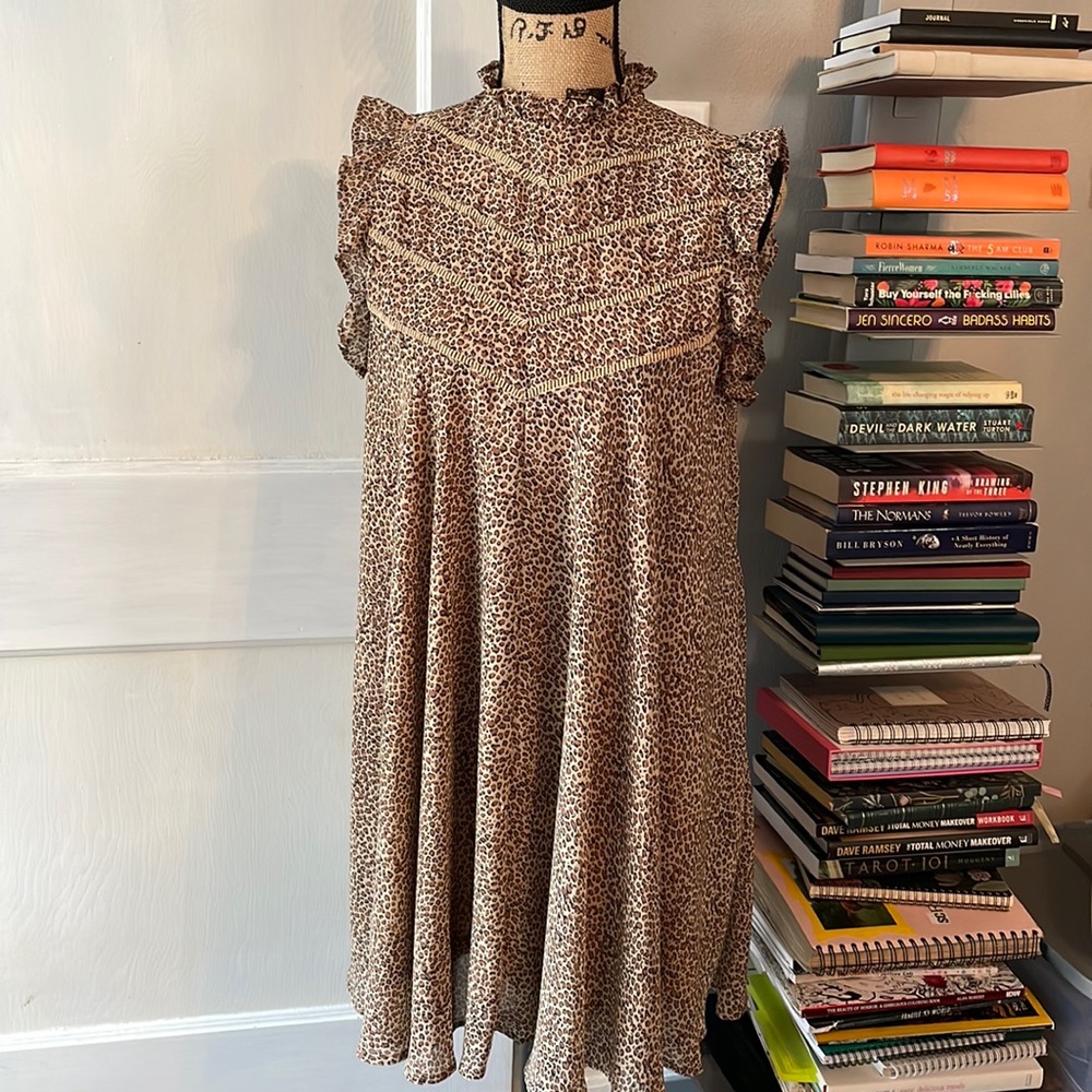 In Loom cheetah print L flowing ruffle dress